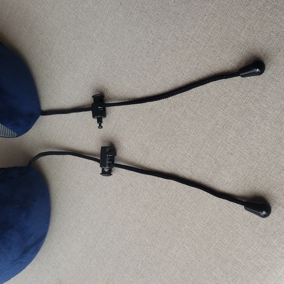 PNG neck pillow - Picture 8 of 9